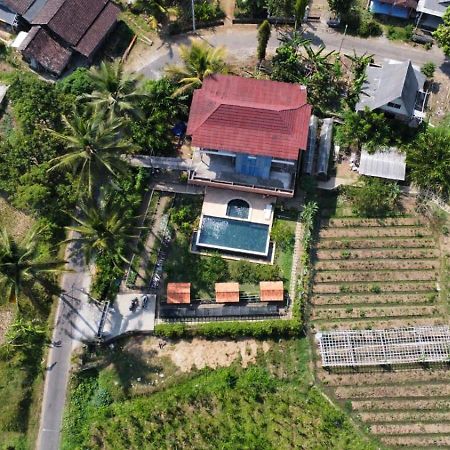 Pondok Isoke Bunggalow Banyuwangi  Extérieur photo