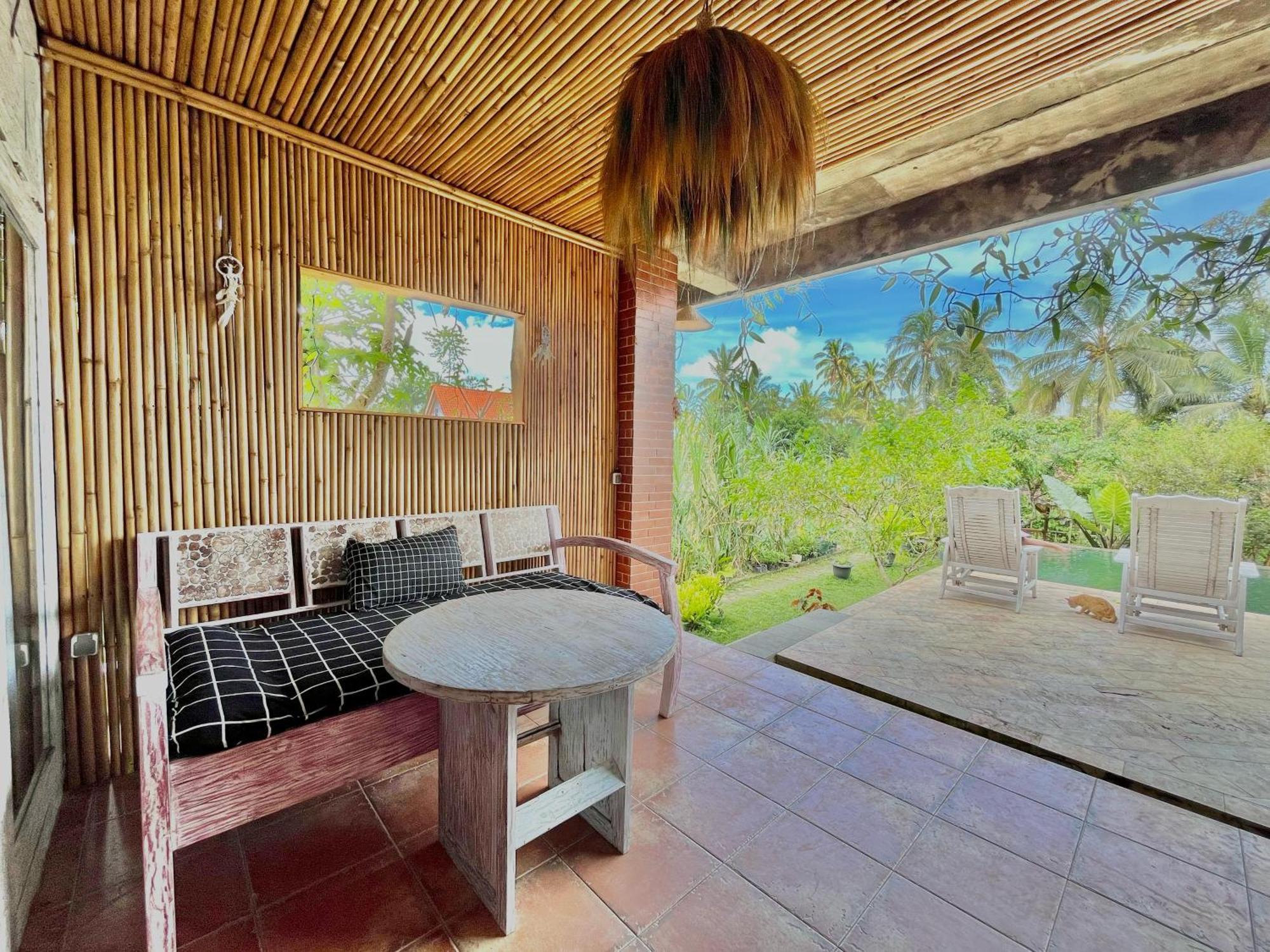 Pondok Isoke Bunggalow Banyuwangi  Extérieur photo